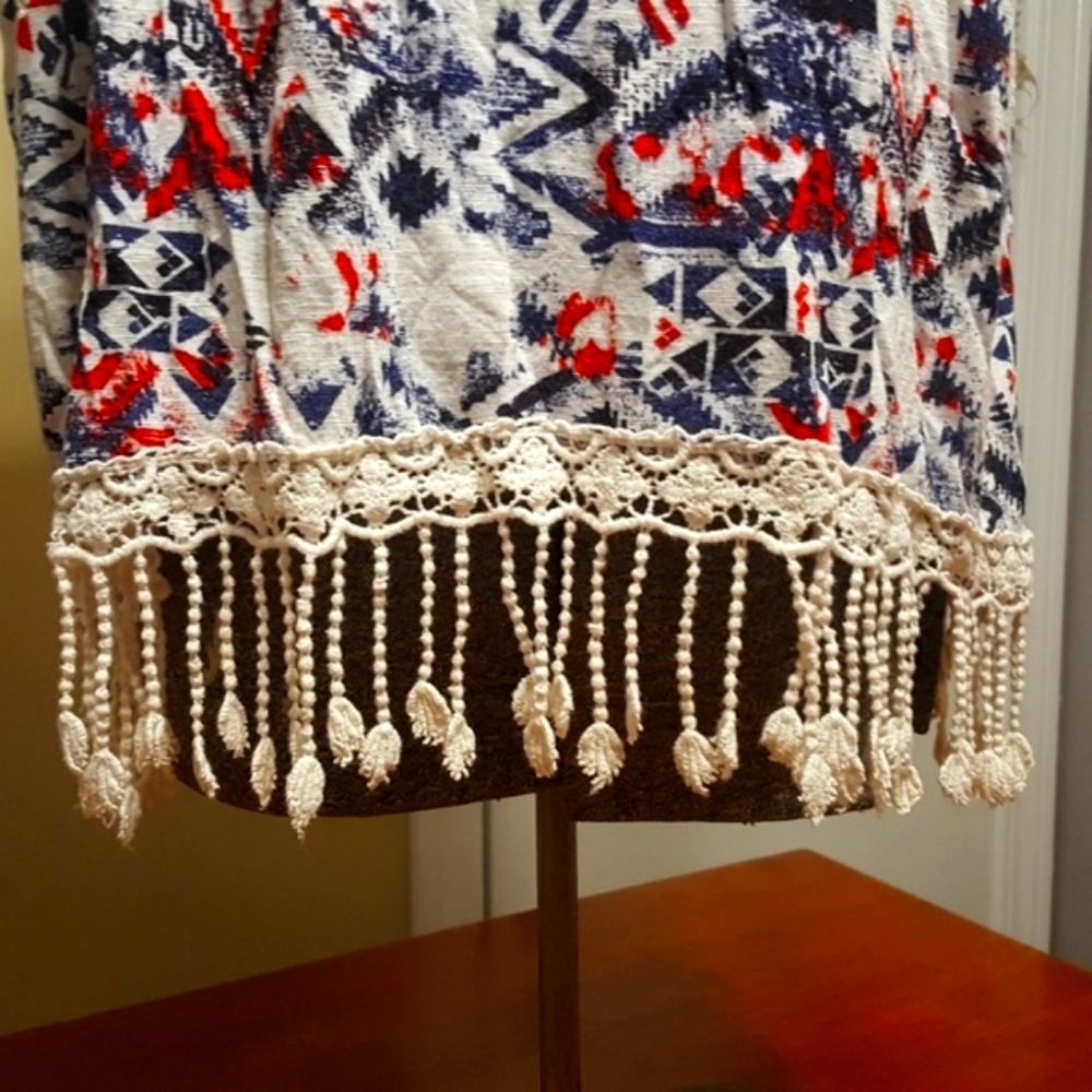 Cute Cato aztec print and fringe top 22/24